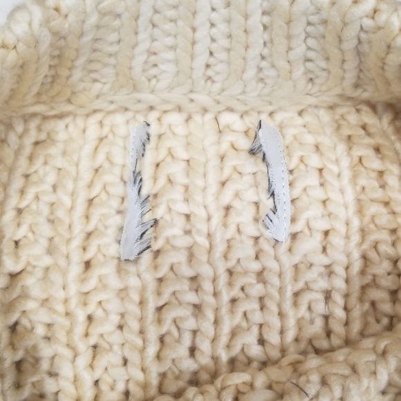 UNIF Chunky Knit Oversized Sweater - Picture 5 of 8